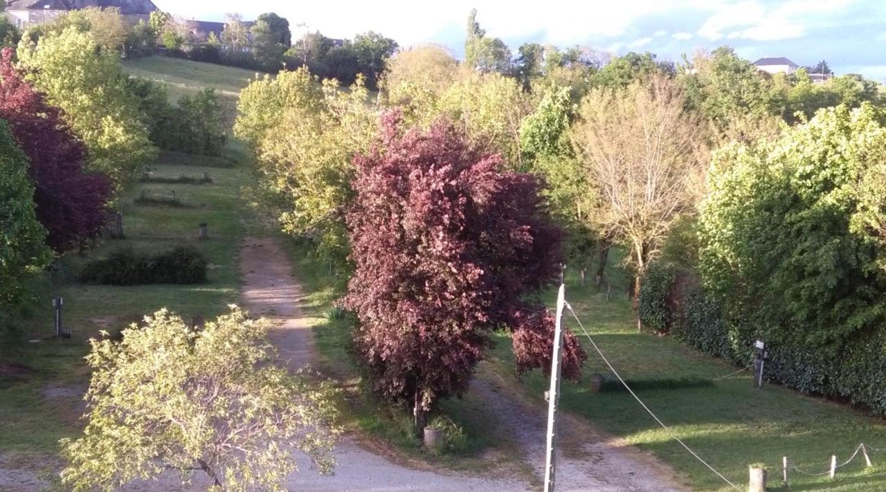 לינה וארוחת בוקר Noailles  A L'Etape De La Ferme מראה חיצוני תמונה