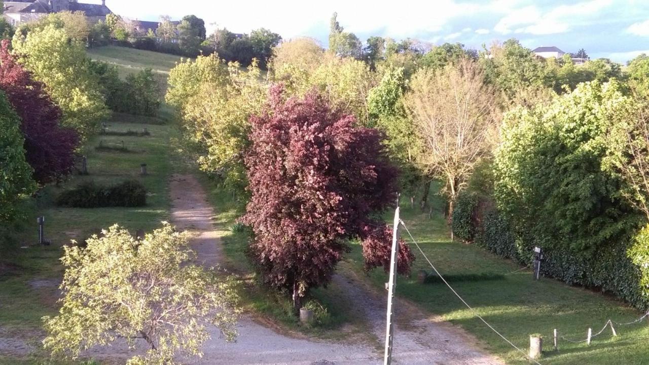 לינה וארוחת בוקר Noailles  A L'Etape De La Ferme מראה חיצוני תמונה